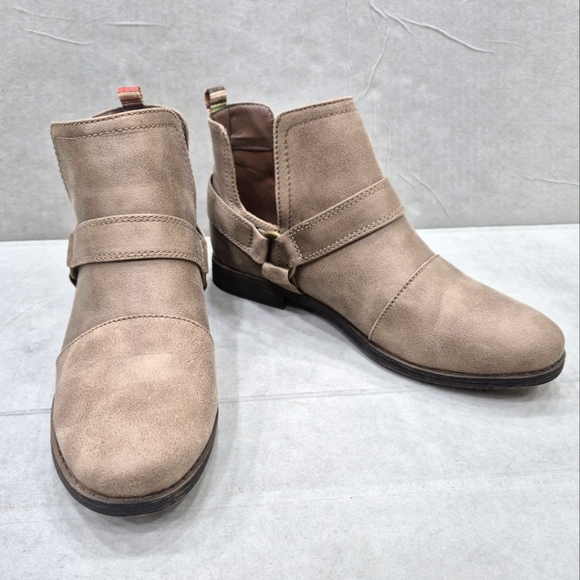 Falls Creek Amy booties women's size 11 taupe tan harness strap cap toe vegan - Picture 1 of 11